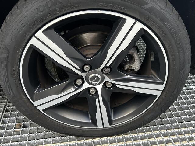 Volvo V40 1.5 T3 Polar+ Sport Automaat, Panorama dak, Harman-Kardon premium sound systeem, Verwarmde stoelen voor, Volvo On call.