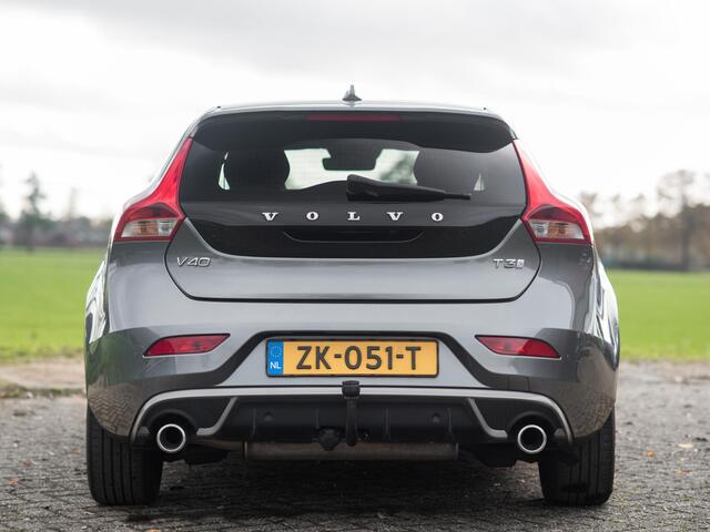 Volvo V40 1.5 T3 R-Design Pano H&K Keyless Cruise