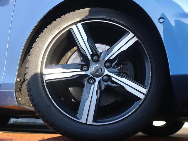 Volvo V40 2.0 T4 Business Sport R-design | Clima | Cruise | Multimedia/Navi | Leder | Stoelverwarming | PDC + Camera |