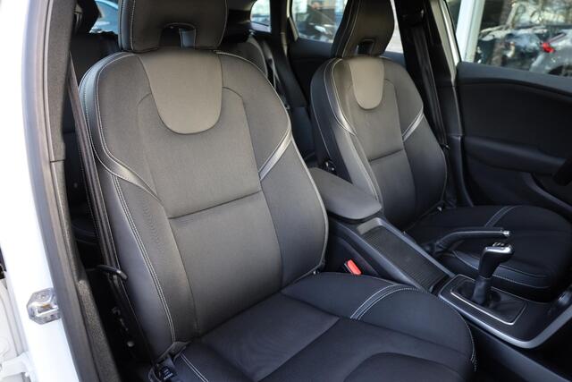 Volvo V40 2.0 T3 Polar+ CAMERA TREKHAAK-AFN. RUIT+STOELVERWARMING 2xPDC 17"LMV FULL-LED HALFLEER CRUISE NAVI CLIMA ENZ.