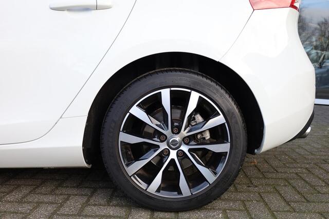 Volvo V40 2.0 T3 Polar+ CAMERA TREKHAAK-AFN. RUIT+STOELVERWARMING 2xPDC 17"LMV FULL-LED HALFLEER CRUISE NAVI CLIMA ENZ.
