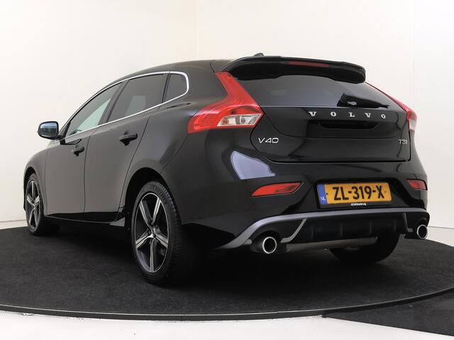 Volvo V40 1.5 T3 Polar+ Sport | Panodak | Stoelverwarming | Camera | Keyless Entry + Start | Lage KM Stand!