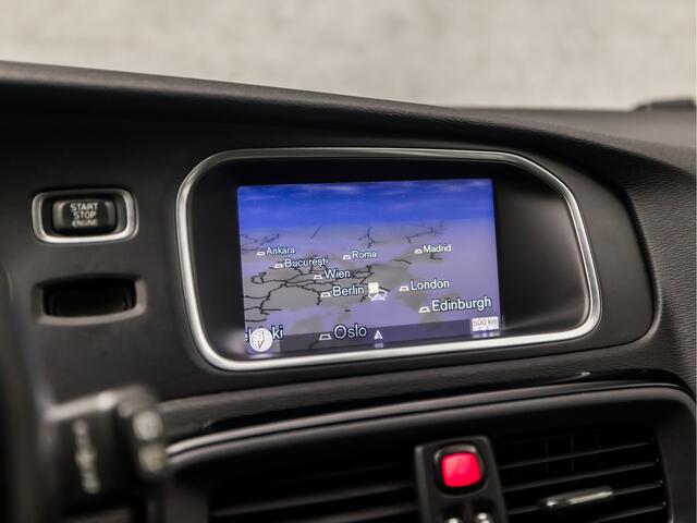 Volvo V40 1.5 T3 Dynamic Sport 153Pk Automaat (NAVIGATIE, CLIMATE, STOELVERWARMING, LED KOPLAMPEN, SPORTSTOELEN, PARKEERSENSOREN, CRUISE, NIEUWSTAAT)