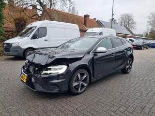 volvo-v40-t3-aut.-rdesign-pano