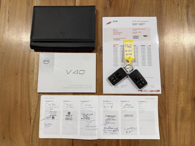 Volvo V40 2.0 T4 Business Sport 191 PK R-Design / Gereviseerde Automaat / Panoramadak / Nieuwe Turbo / Leder / LED / Stoelverwarming / Camera / Cruise / Navigatie / 17'' LMV / Org.NL!