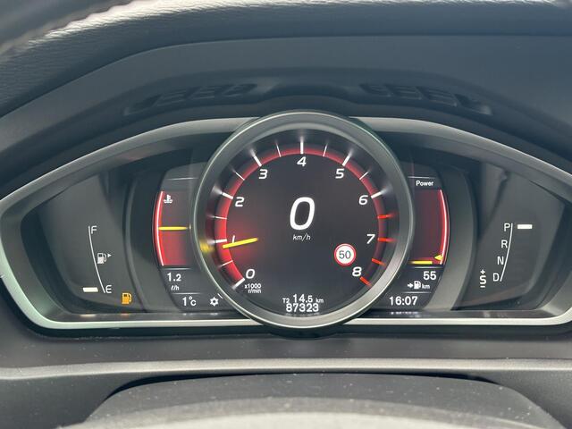 Volvo V40 1.5 T3 Polar+ Sport / Pano. dak / Camera achter / Adaptive Cruise / Keyless / Park assist / Voorstoelen verwarmd / Harman Kardon /