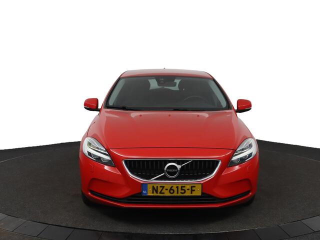 Volvo V40 1.5 T2 Nordic+ |NAP|BTW| Automaat | Stoelverwarming | Navi