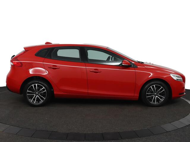 Volvo V40 1.5 T2 Nordic+ |NAP|BTW| Automaat | Stoelverwarming | Navi
