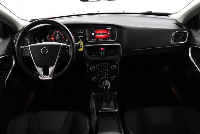 Volvo V40 1.5 T2 Nordic+ |NAP|BTW| Automaat | Stoelverwarming | Navi