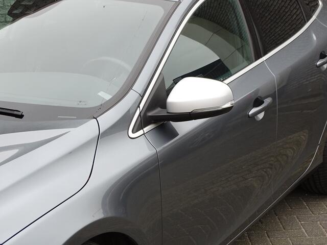 Volvo V40 2.0 T5 R-Design 245 pk aut | 19 inch |
