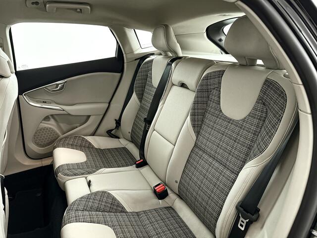 Volvo V40 T2 Nordic+ | Stoelverwarming | Cruise control | Navigatie