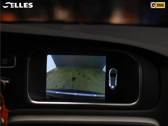 Volvo V40 2.0 D2 Momentum | Navigatie | Voorstoelen verwarmd | Verwarmde voorruit |