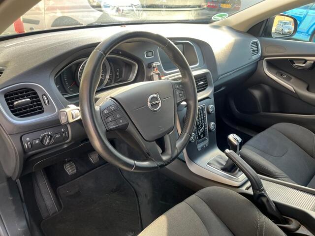 Volvo V40 2.0 T2 122PK Onderhoudshistorie/PDC/Bluethooth