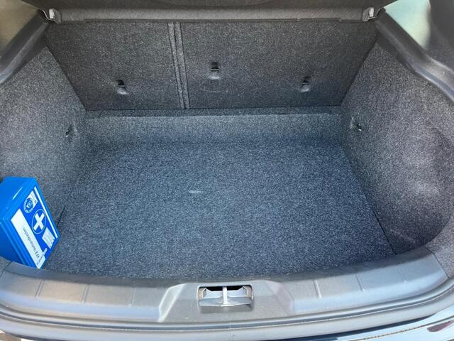 Volvo V40 2.0 T2 122PK Onderhoudshistorie/PDC/Bluethooth