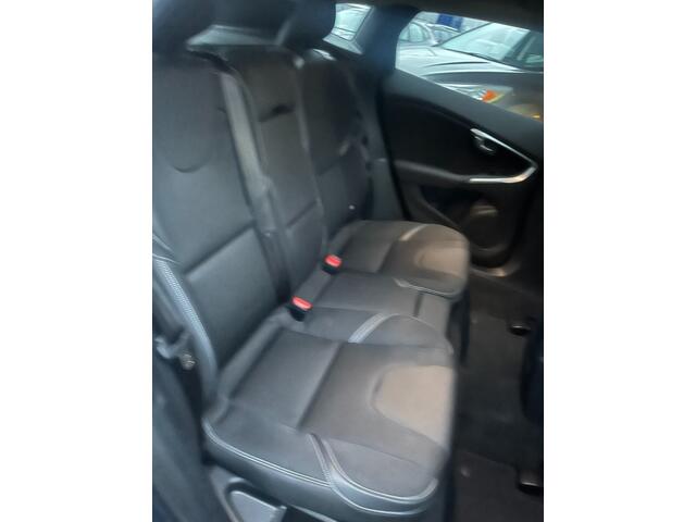 Volvo V40 122PK AUTOMAAT Momentum LED/Achteruirijcamera/winterpakket