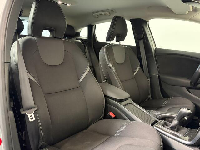 Volvo V40 2.0 T2 Nordic+. Clima!