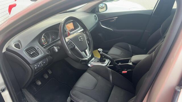 Volvo V40 2.0 T2 Nordic+ STANDKACHEL / STOELVERW / FULL LED / NAVI / CLIMA / PDC / BLUETOOTH / CRUISE / NL-AUTO