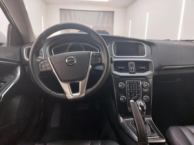 Volvo V40 T2 Polar+ | Navigatie | Cruise Control | Lederen Bekleding | Stoelverwarming | Climate Control | High Performance Audio | Park Assist | Volvo On Call