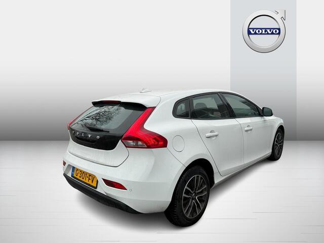 Volvo V40 1.5 T2 Polar+ | Standkachel | Achteruitrijcamera | LED Koplampen | Navigatie | Stoelverwarming | Parkeersensoren