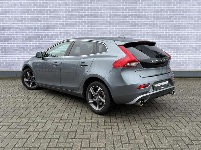 Volvo V40 2.0 D3 Business Sport | Lederen Bekleding | Achteruitrijcamera | Panoramadak | Keyless Start | Standkachel | Navigatie | Stoelverwarming | LED Koplampen |