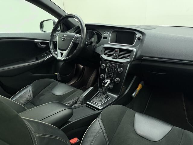 Volvo V40 T3 153pk Automaat Polar+ Sport / Harman&Kardon Audio / Keyless / Panoramadak / Stoelverwarming / Nubuck / Trekhaak / PDC + Camera /
