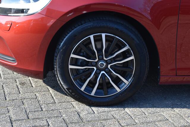 Volvo V40 T3 153PK Nordic+ | Stoelverwarming | Standkachel | Voorruitverwarming | Carkit | LED