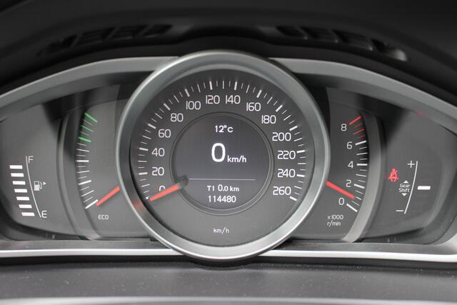 Volvo V40 2.0 T2 Momentum | Cruise Control | Navi | Parkeersensoren |