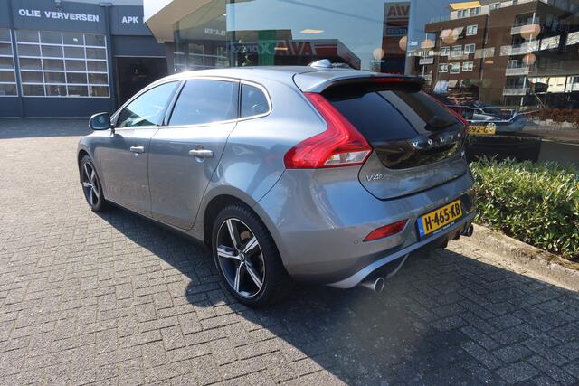 Volvo V40 1.5 T3 Polar+ Sport R-DESIGN I GEARTRONIC I PANORAMA I LEER I CAMERA