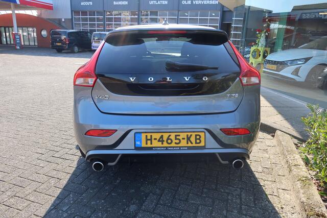 Volvo V40 1.5 T3 Polar+ Sport R-DESIGN I GEARTRONIC I PANORAMA I LEER I CAMERA