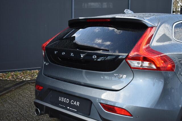 Volvo V40 1.5 T3 Polar+ Sport | Standkachel | Elek bedienbare stoelen met geheugen | Trekhaak |