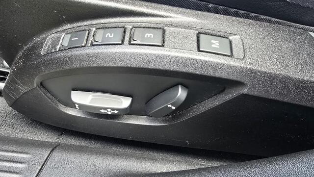 Volvo V40 1.5 T3 Polar+ Sport |R-Design |Pano |NAP|1e eigenaar|Harman Kardon|Memory|Automaat