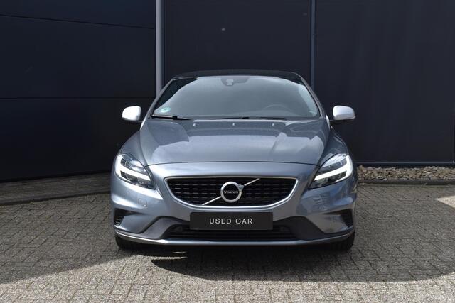 Volvo V40 T3 Automaat Polar+ Sport | Panoramadak | Achteruitrijcamera | Navigatie | Stoelverwarming | Standkachel | Trekhaak