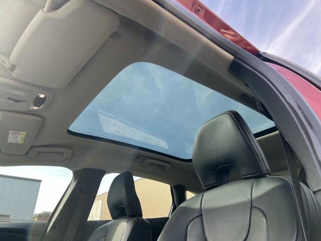 Volvo V40 1.5 T3 Nordic+ - Pano - 18 Inch - LED - Navi - Sensoren - Camera