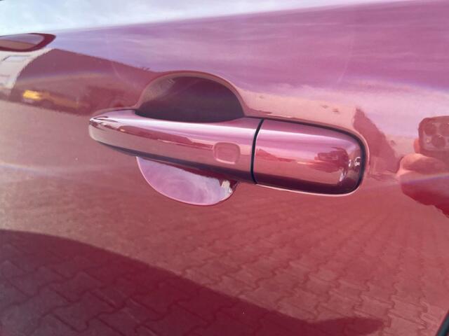 Volvo V40 1.5 T3 Nordic+ - Pano - 18 Inch - LED - Navi - Sensoren - Camera