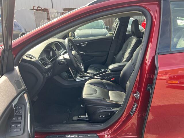 Volvo V40 1.5 T3 Nordic+ - Pano - 18 Inch - LED - Navi - Sensoren - Camera