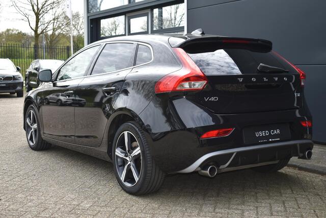 Volvo V40 T3 Automaat Polar+ Sport | Panoramadak | Harman Kardon audio | Alarm klasse 3 | Parkeercamera | Stoelverwarming | Navigatie | Volvo on Call | Parkeersensoren voor + achter | Dealeronderhouden |