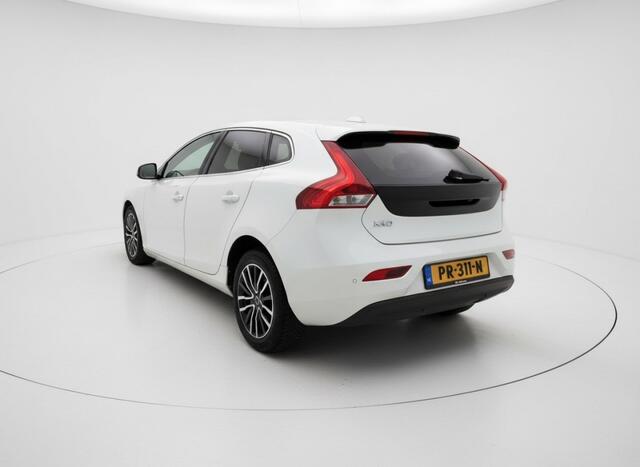 Volvo V40 2.0 D2 NORDIC+. PDC, NAVI. SUNROOF