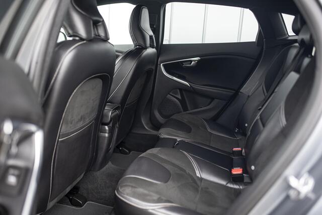 Volvo V40 T3 Benzine R-Design | Stoel verwarming | 17" | Parkeer camera | Led koplampen | Parkeer sensoren | Cruise control |