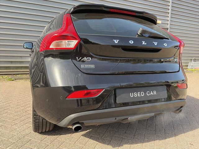 Volvo V40 2.0 T3 Nordic+ / afneembare trekhaak / 17" Velgen / Voorruit verwarming /