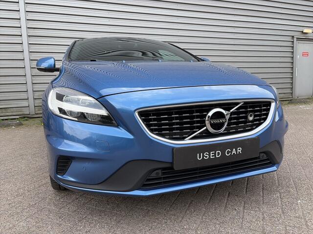 Volvo V40 1.5 T3 Polar+ Sport / Heico filter + uitlaat / R-design styling kit / 18" Velgen /