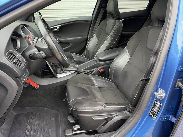 Volvo V40 1.5 T3 Polar+ Sport / Heico filter + uitlaat / R-design styling kit / 18" Velgen /