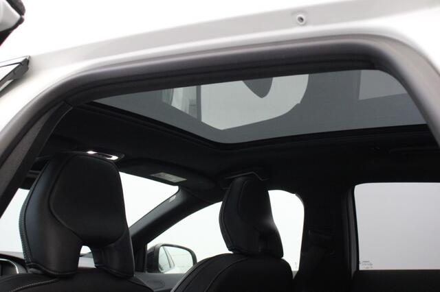 Volvo V40 1.5 T3 Polar+ Sport Automaat - Panorama, Camera, Half Leer, Stoelverw.