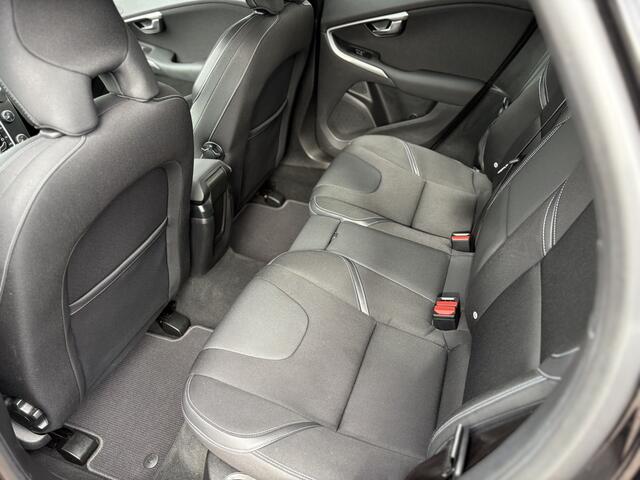 Volvo V40 2.0 T3 Momentum, 18 inch, climate/cruise/navi