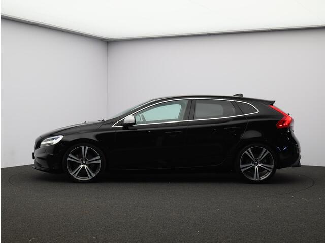 Volvo V40 T5 245pk R-Design / Stoel+voorruitverwarming / Park assist v+a+camera / Privacy glass / 19" Artio / Elektr. bed. stoelen