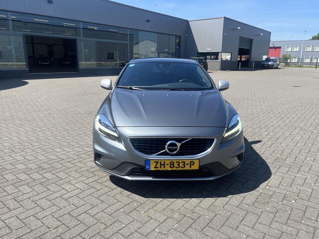 Volvo V40 1.5 T3 Polar+ R-Design Sport Pano Navi Trekhaak Automaat