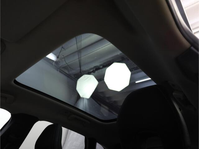 Volvo V40 2.0 D2 Momentum | Navigatie | Voorstoelen verwarmd | Verwarmde voorruit |