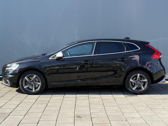 Volvo V40 BWJ 2018 | 2.0 D3 150PK R-DESIGN | TREKHAAK | PANO DAK | LEER | CAMERA A | CLIMA | NAVI | STOELVERW | PREMIUM AUDIO