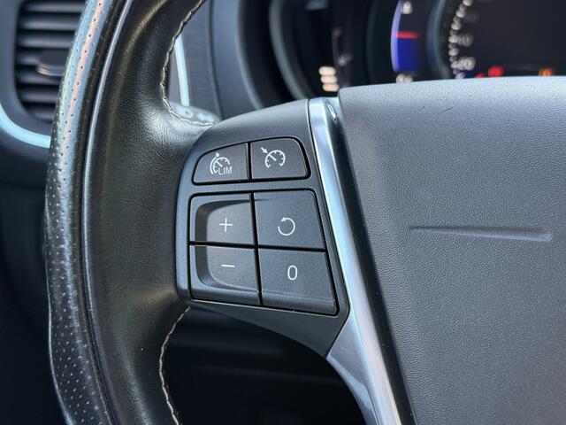 Volvo V40 BWJ 2018 | 2.0 D3 150PK R-DESIGN | TREKHAAK | PANO DAK | LEER | CAMERA A | CLIMA | NAVI | STOELVERW | PREMIUM AUDIO