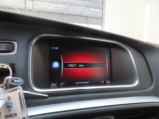 Volvo V40 2.0 T4 Business Sport | Automaat | Stoelverwarming | Parkeersensoren | High Performance Audio | Navigatie | Bluetooth | Cruise control | Climate control | Half lederen bekleding | Regensensor |