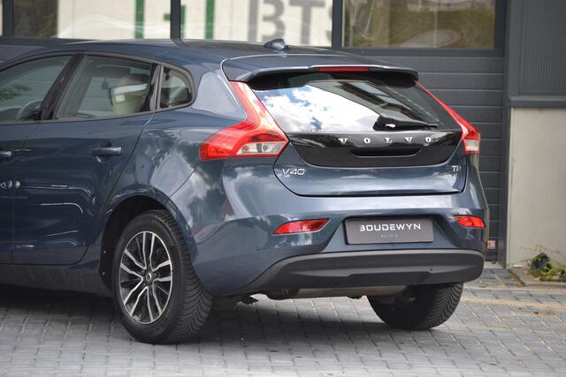 Volvo V40 2.0 T2 Momentum Cruise Control | Stoelverwarming | parkeersensoren